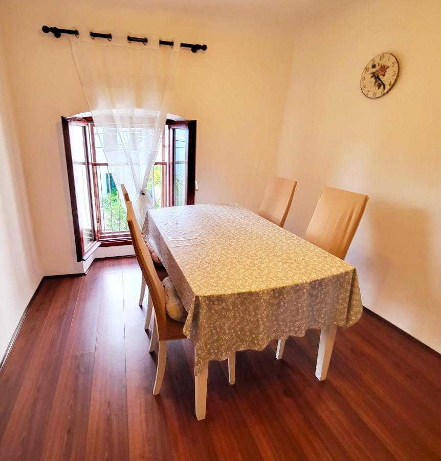 Apartment Lorna & Igor Zuvic Omišalj Esterno foto